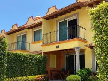 EXCELENTE CASA UBICADA EN RESIDENCIAL EXCLUSIVO. XOCHITEPEC, MORELOS. -NO CREDITOS-