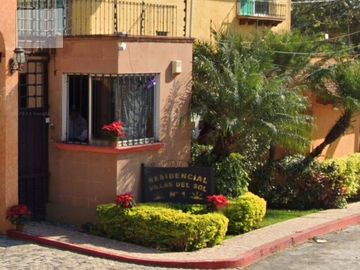 EXCELENTE CASA UBICADA EN RESIDENCIAL EXCLUSIVO. XOCHITEPEC, MORELOS. -NO CREDITOS-