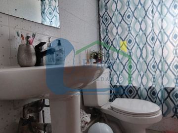 SE VENDE CASA DE DOS PISOS EN CONDOMINIO JARDINES DE BELLOTO