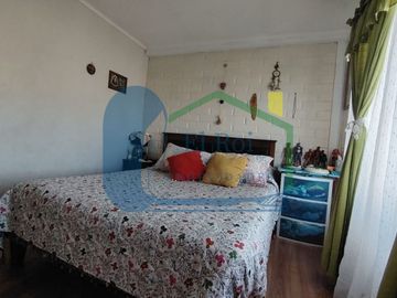 SE VENDE CASA DE DOS PISOS EN CONDOMINIO JARDINES DE BELLOTO