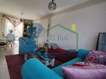 SE VENDE CASA DE DOS PISOS EN CONDOMINIO JARDINES DE BELLOTO