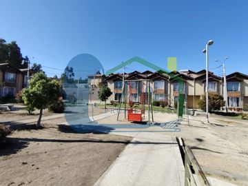 SE VENDE CASA DE DOS PISOS EN CONDOMINIO JARDINES DE BELLOTO