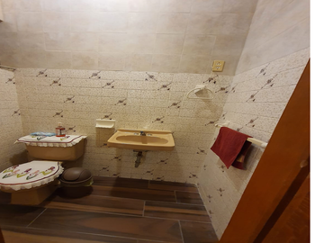 CASA EN VENTA A DOS CUADRAS DE PLAZA FUNDADORES