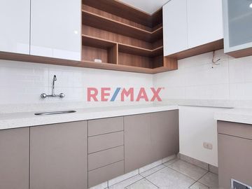 ¡Venta De Amplio Departamento En Villa El Contador Surco!