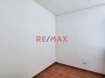 ¡Venta De Amplio Departamento En Villa El Contador Surco!
