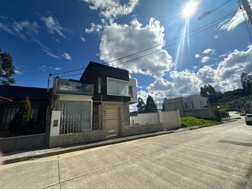 ESPECTACULAR CASA DE LUJO EN CHARASOL