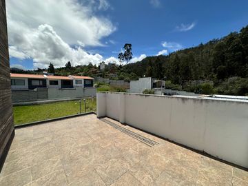 ESPECTACULAR CASA DE LUJO EN CHARASOL