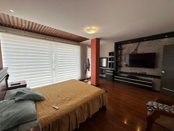 ESPECTACULAR CASA DE LUJO EN CHARASOL
