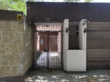 casa 1 piso Miravalle para remodelar totalmente