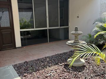 casa 1 piso Miravalle para remodelar totalmente