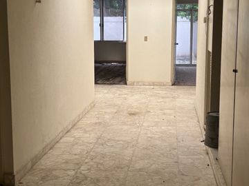 casa 1 piso Miravalle para remodelar totalmente
