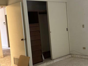 casa 1 piso Miravalle para remodelar totalmente