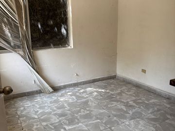 casa 1 piso Miravalle para remodelar totalmente