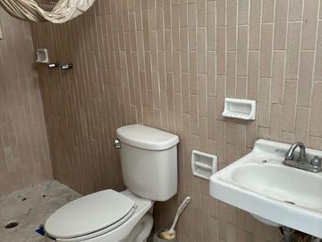 casa 1 piso Miravalle para remodelar totalmente