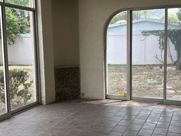 casa 1 piso Miravalle para remodelar totalmente
