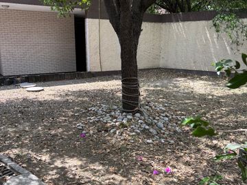 casa 1 piso Miravalle para remodelar totalmente