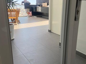 ALQUILO DEPTO DOS HABITACIONES CON COCHERA PISO 15