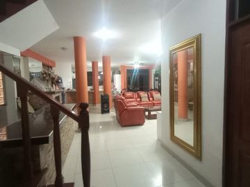 SE VENDE UNA HERMOSA CASA DE PLAYA EN EL BALNEARIO DE SANTA ROSA