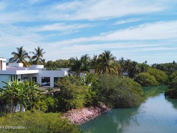Villa de lujo a la venta en Los Canales de Nuevo Vallarta