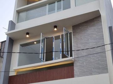 Rumah Minimalis 4.5 x 15 Green Ville dekat Tanjung Duren Jakbar