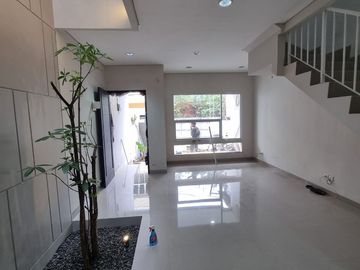 Rumah Minimalis 4.5 x 15 Green Ville dekat Tanjung Duren Jakbar