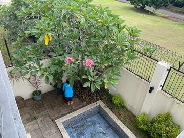 Disewakan Rumah Fontainebleau Golf Residence BSD City Tangerang Selatan Luas Mewah Bagus Nyaman Siap Huni