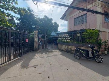 House and lot for sale in F Cuadra Street Barangay Coloong Valenzuela City