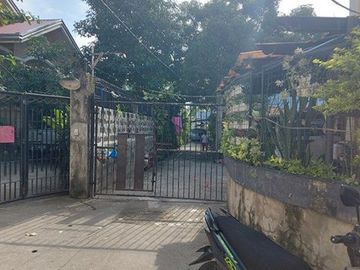 House and lot for sale in F Cuadra Street Barangay Coloong Valenzuela City