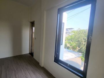 JUAL RUMAH MINIMALIS BARU RENOVASI SIAP HUNI DI KOMPLEK MARRAKESH DERWATI BANDUNG JAWA BARAT
