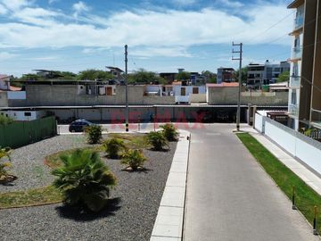 Venta De Departamento Con Estacionamiento En Cond.Laguna Del Chipe // ID: 1135552