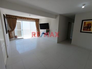 Venta De Departamento Con Estacionamiento En Cond.Laguna Del Chipe // ID: 1135552