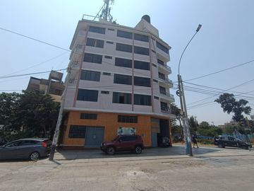 Se Alquila Edificio Ideal Para Negocio U Oficinas