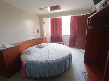 Se Alquila Edificio Ideal Para Negocio U Oficinas