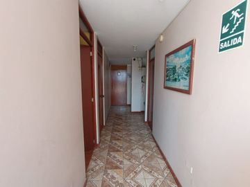 Se Alquila Edificio Ideal Para Negocio U Oficinas