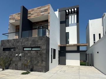 VENDO CASA EN LA RIVIERA VERACRUZANA EN CLUSTER