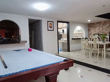 Casa en venta, 3 niveles, jardín en excelente estado de conservación, cerca de Apizaco Tlaxcala.