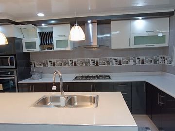 Casa en venta, 3 niveles, jardín en excelente estado de conservación, cerca de Apizaco Tlaxcala.