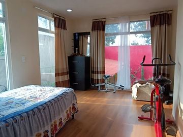 Casa en venta, 3 niveles, jardín en excelente estado de conservación, cerca de Apizaco Tlaxcala.