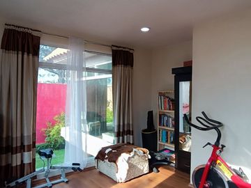 Casa en venta, 3 niveles, jardín en excelente estado de conservación, cerca de Apizaco Tlaxcala.