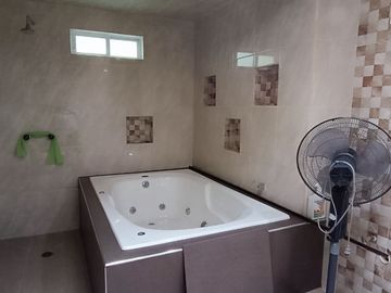 Casa en venta, 3 niveles, jardín en excelente estado de conservación, cerca de Apizaco Tlaxcala.