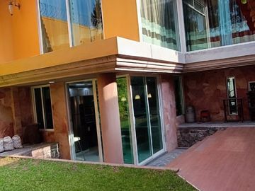 Casa en venta, 3 niveles, jardín en excelente estado de conservación, cerca de Apizaco Tlaxcala.