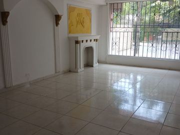 VENTA CASA BARRIO GRANADA - NORTE CALI