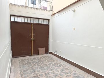 En Venta Hermosa Casa - Con Ingreso Independiente Al Piso 2