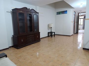 En Venta Hermosa Casa - Con Ingreso Independiente Al Piso 2