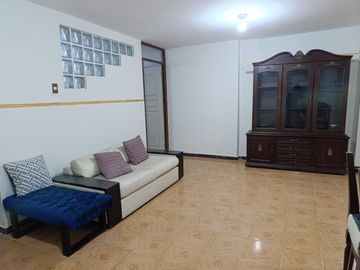 En Venta Hermosa Casa - Con Ingreso Independiente Al Piso 2