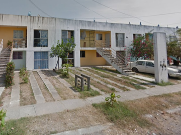 CASA DE RECUPERACIÓN BANCARIA EN CALLE AV PASEO DE LAS ROSAS, COL. JARDINES DEL SOL, BAHÍA DE BANDERAS, NAYARÍT. ¡NO SE ACEPTAN CRÉDITOS!