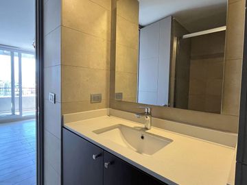 Se vende departamento 1 d. bx, bd, edificio Nuevo.-