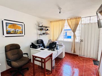 Venta De Casa De 3 Pisos En Huacho