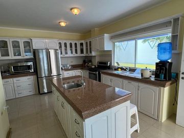 casa frente al mar de venta en portoviejo crucita Y/T