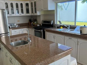 casa frente al mar de venta en portoviejo crucita Y/T